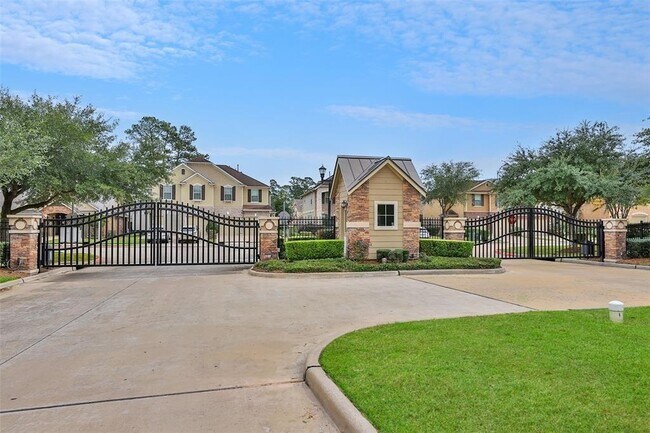 Building Photo - 12113 Medina Lake Dr