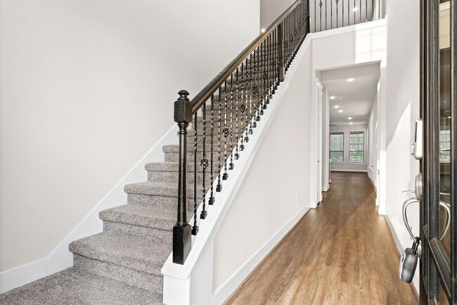 Foto del edificio - 5323 Wyatt James Ln