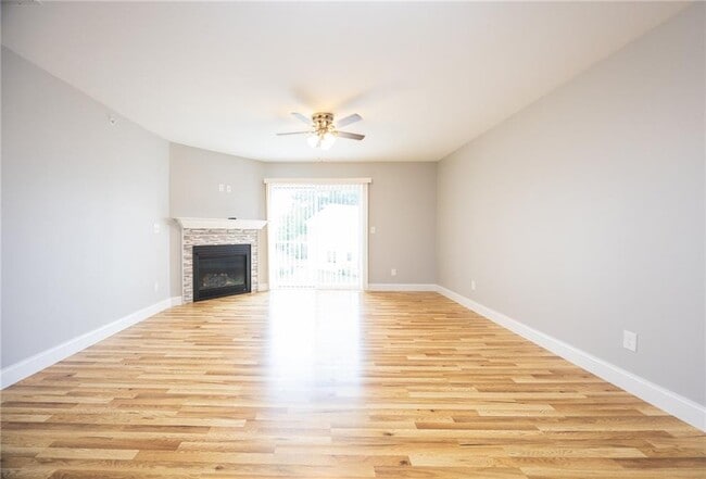 Building Photo - 13 Gray Coach Ln