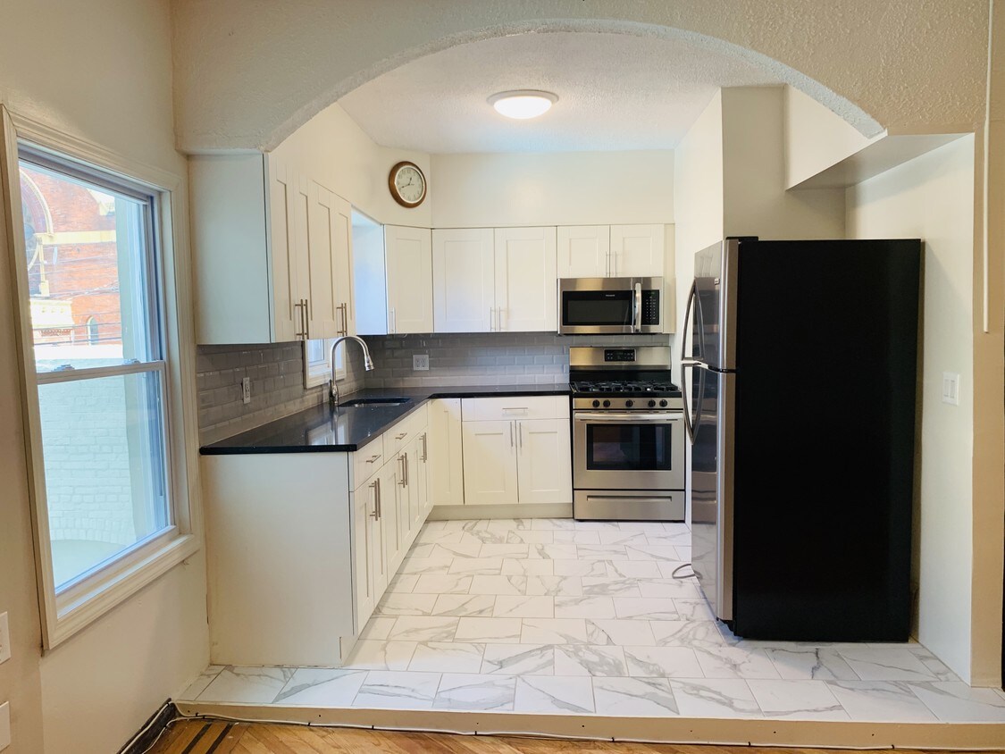 372 Van Brunt St Unit 2, Brooklyn, NY 11231 Room for Rent in