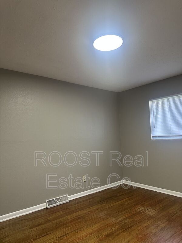 Foto del edificio - 1709 Elaine Rd