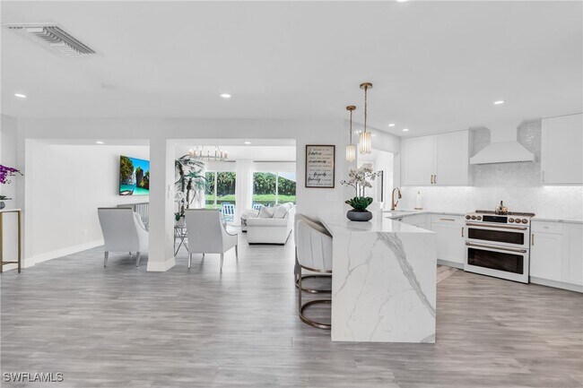 Foto del edificio - 2649 Longboat Dr