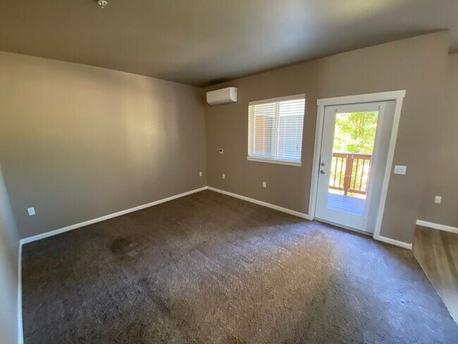 Foto del edificio - 4261 Hawthorne Ave NE