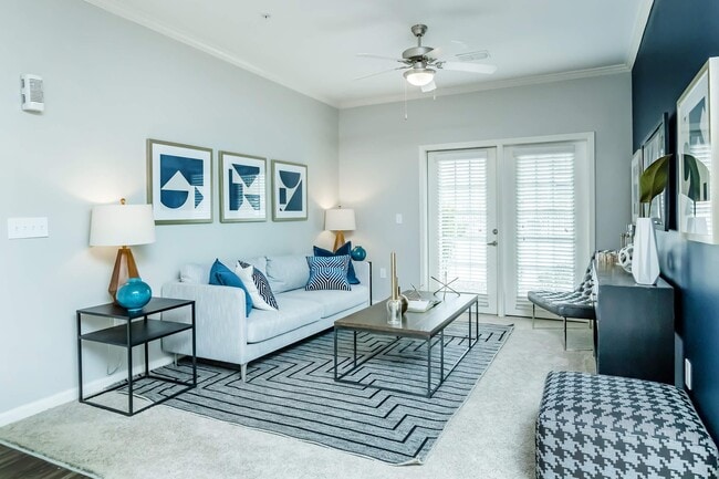 Building Photo - Monarch Apartments