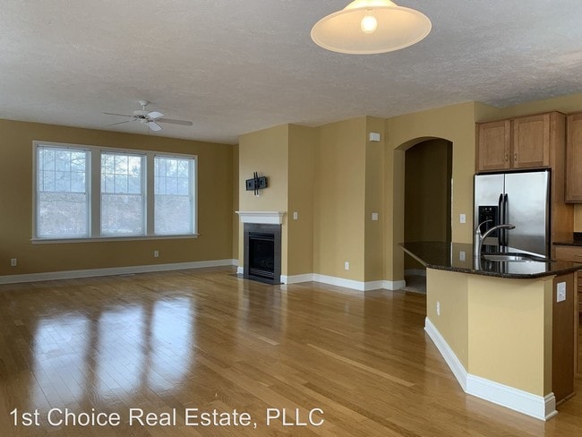 Building Photo - 2 br, 2 bath House - 223 E St Joseph St