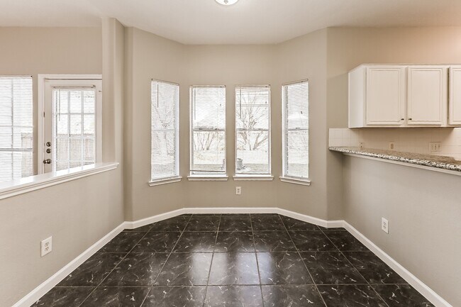 Foto del edificio - 3117 Bay Creek Dr