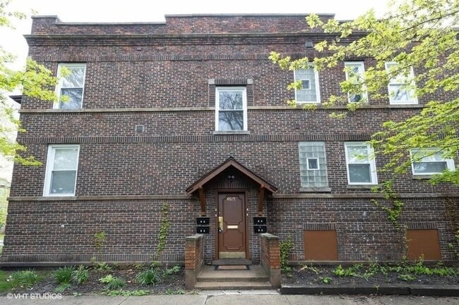 Building Photo - 2 bedroom in CHICAGO IL 60625