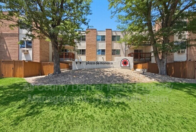 Building Photo - 2835 S Monaco St Pkwy