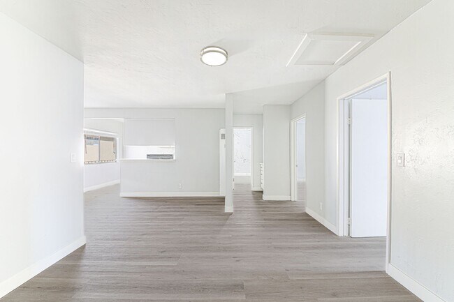 Foto del interior - 811 Gardenia Ave