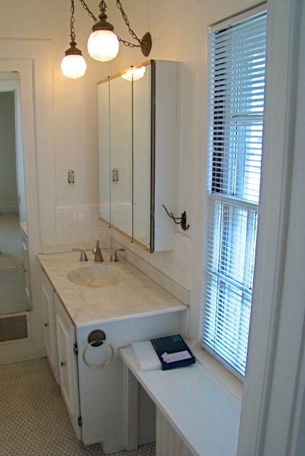 Interior Photo - 660 Washington St