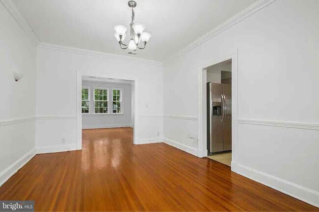 Building Photo - 1376 Sheridan St NW