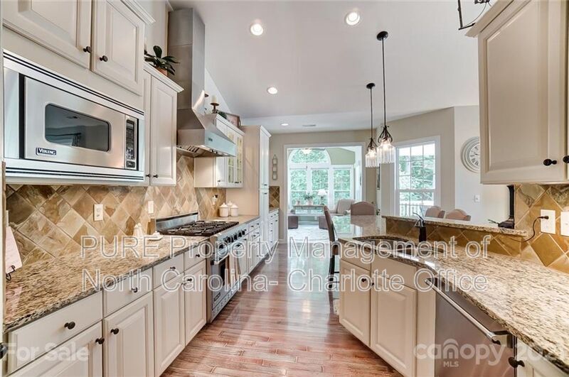 Primary Photo - 1289 Winged Foot Dr