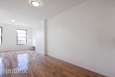 Building Photo - 323 Chauncey St