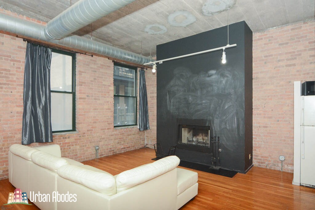 Building Photo - 110 N Peoria St