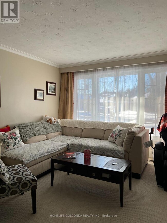 Building Photo - 37 Tremelly Crescent