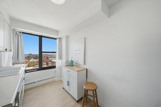 Foto del edificio - 6030 N Sheridan Rd