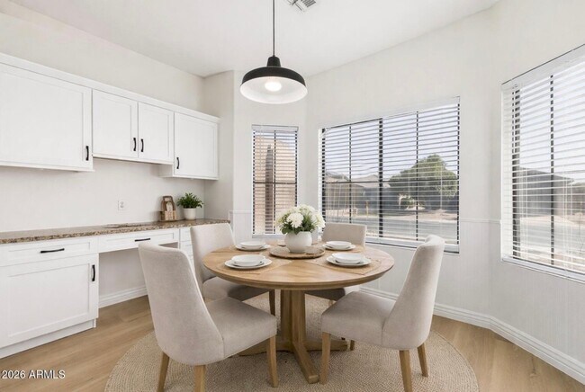 Foto del edificio - 8782 W Shaw Butte Dr