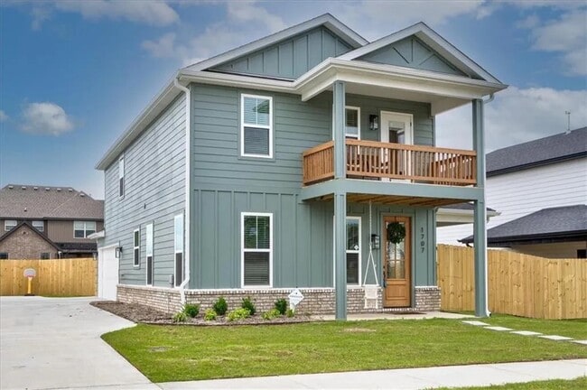 Building Photo - 1707 W Whitney Ln