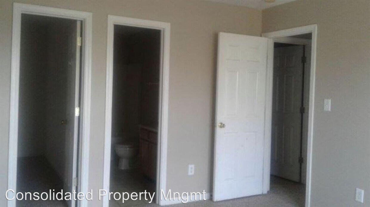 Building Photo - 2 br, 2 bath Apartment - 2397-2399 Hopkins Dr