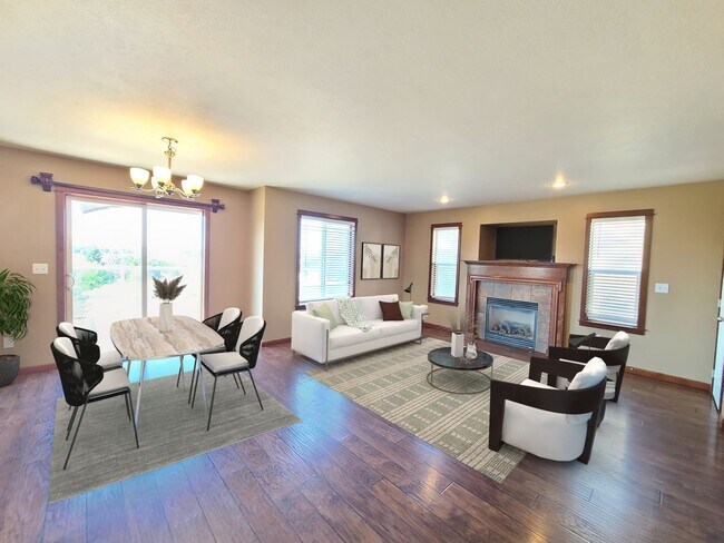 Building Photo - $2,300 -  3 Bed / 2.5 Bath Beautiful Spoka...