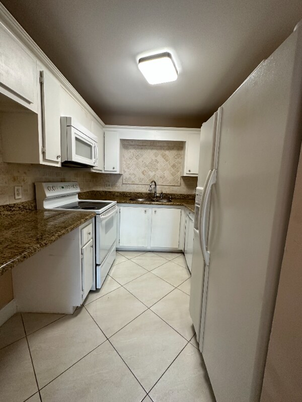 Foto del edificio - 5961 N Falls Cir Dr