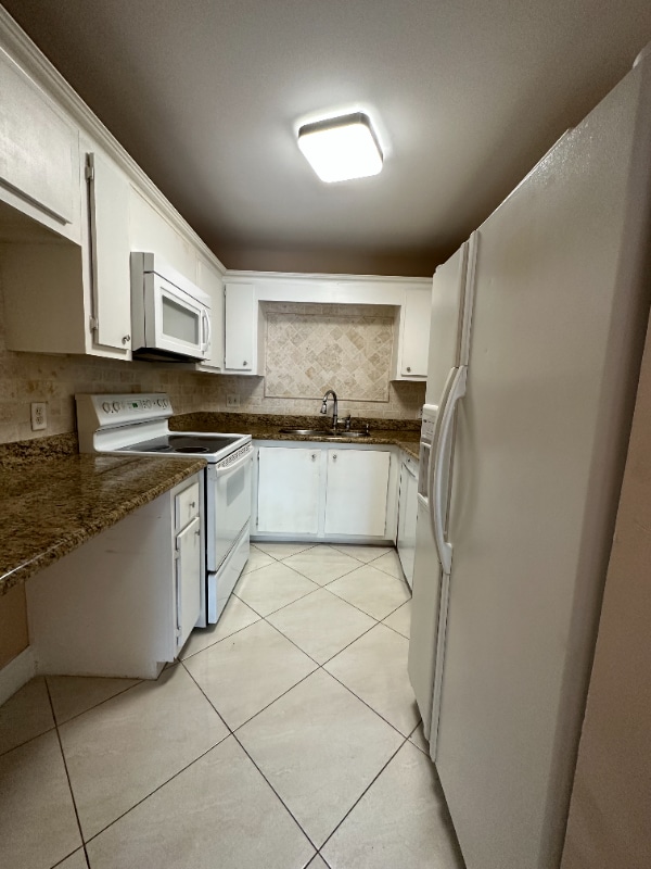 Building Photo - 5961 N Falls Cir Dr