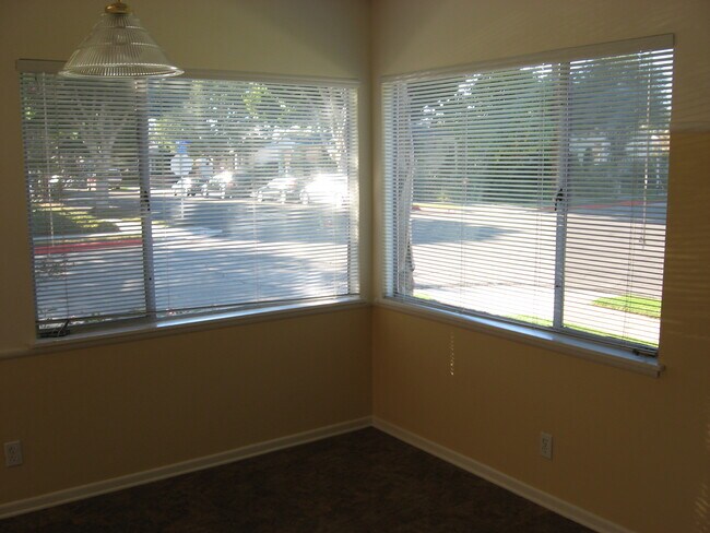 Foto del edificio - 1802 Oak St