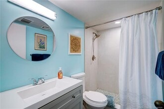 Building Photo - 5563 NE Gulfstream Way