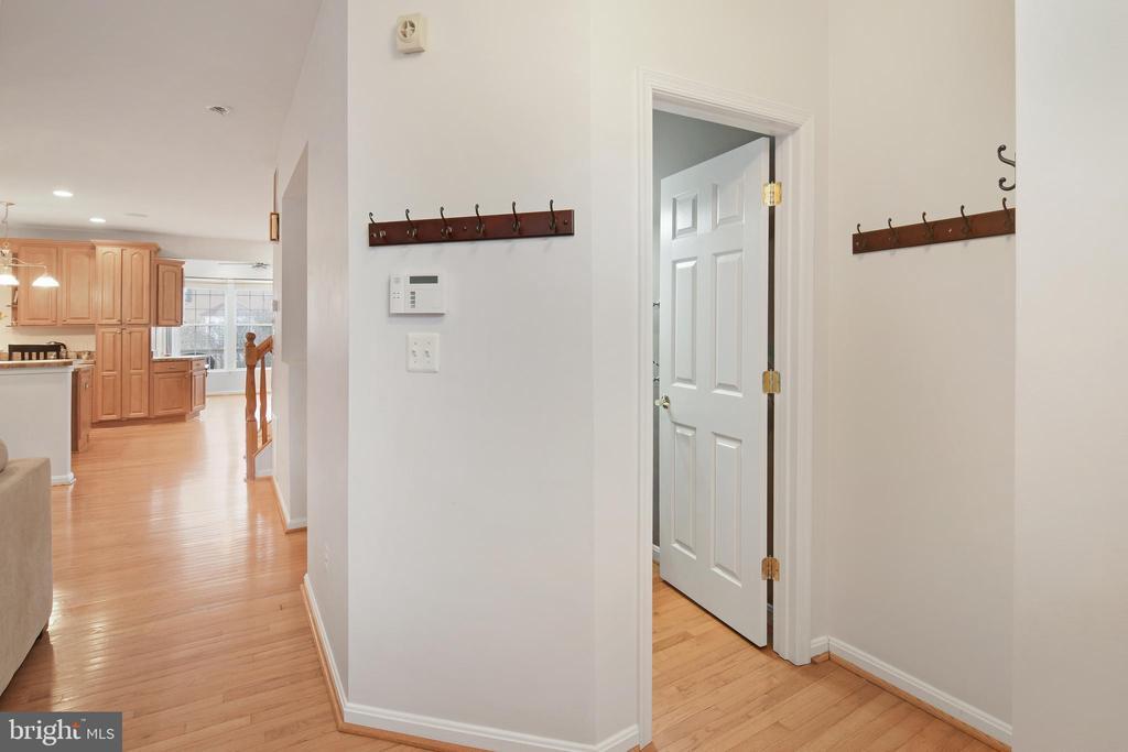 Primary Photo - 3737 Westfield Ct