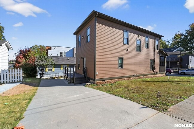 Foto del edificio - 237 Crumley St SW