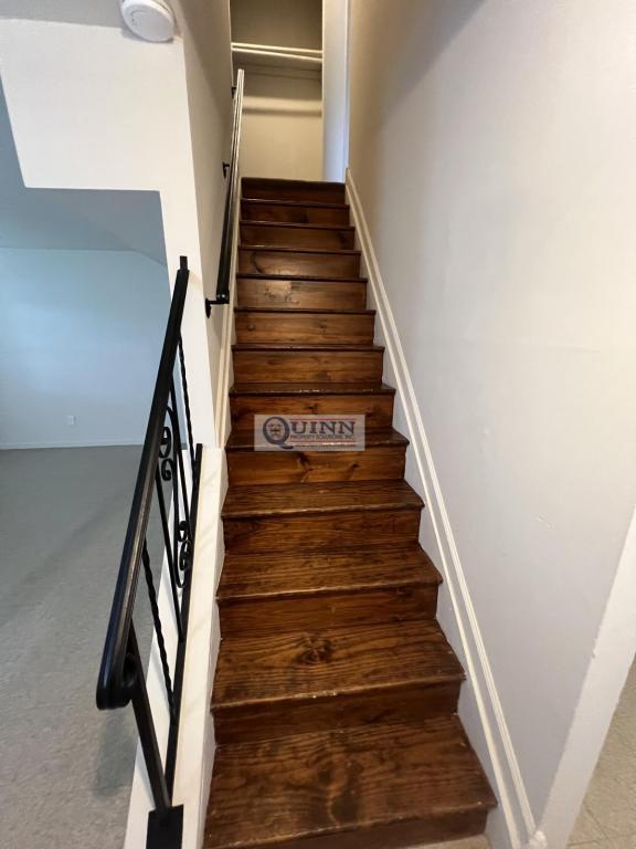 Foto del edificio - 14 Maple Ct