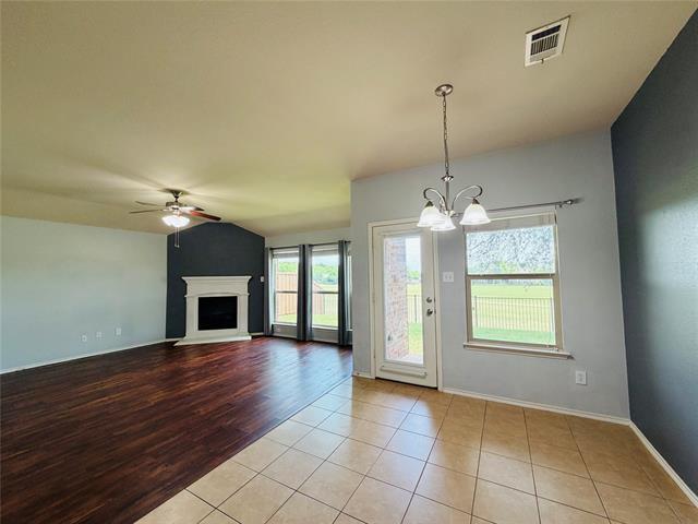 Building Photo - 905 Golden Bear Ln