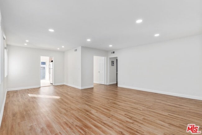 Building Photo - 1907 Selby Ave