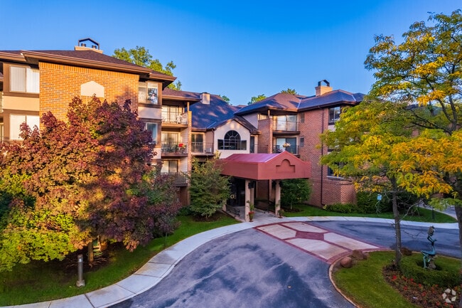 Glendale Lakes Condominiums