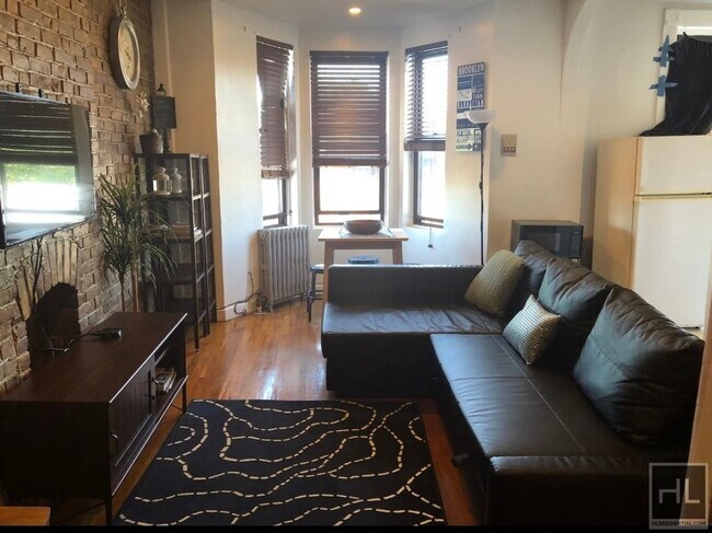 Foto del edificio - 1 bed at 11 Street two blocks from Prospec...