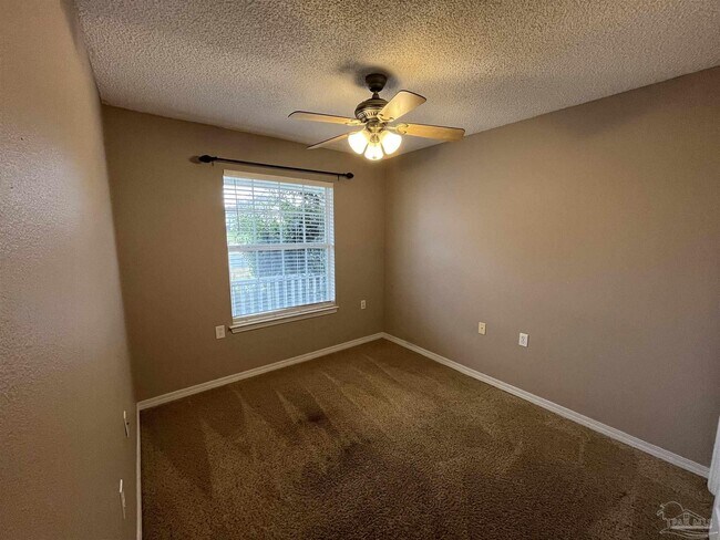 Foto del edificio - 1063 Brownfield Rd