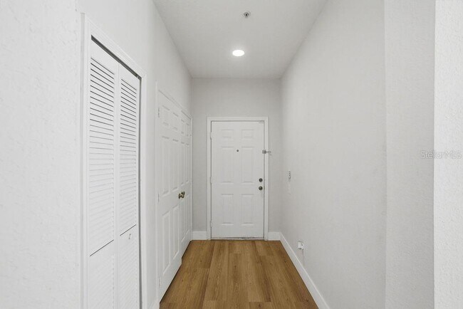 Building Photo - 3190 Dante Dr