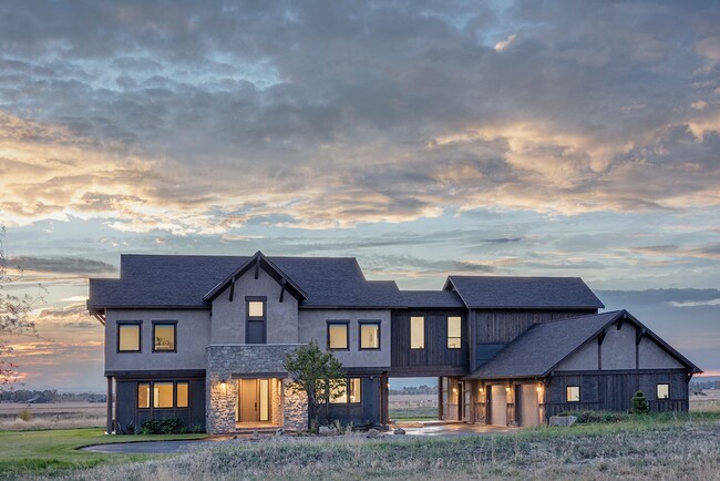 Building Photo - One of a Kind Custom Built Home for Rent i...