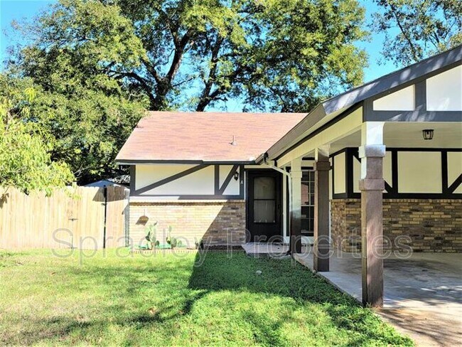 Building Photo - 2013 S 15th St