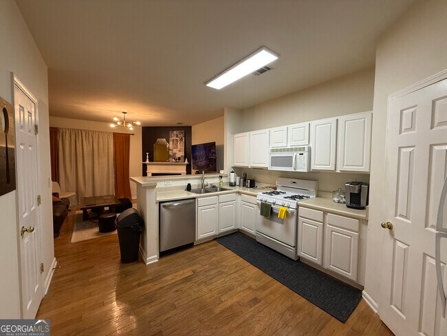 Foto del edificio - 1487 Cove Creek Cir