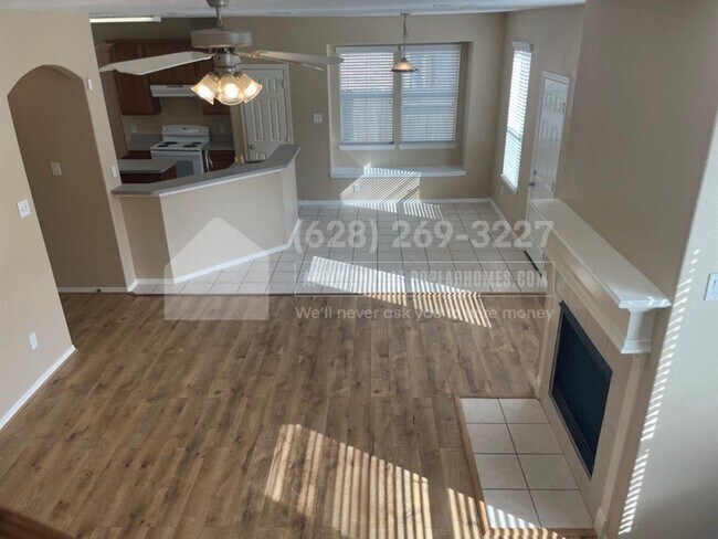 Building Photo - 827 Chase View Dr