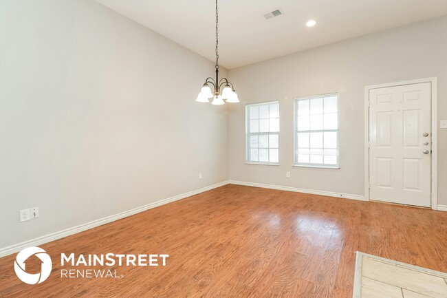 Building Photo - 623 Green Mound Dr