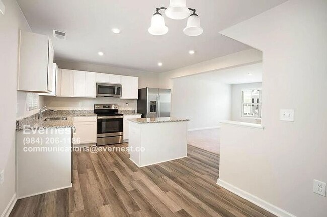 Building Photo - 3003 Soft Breeze Dr