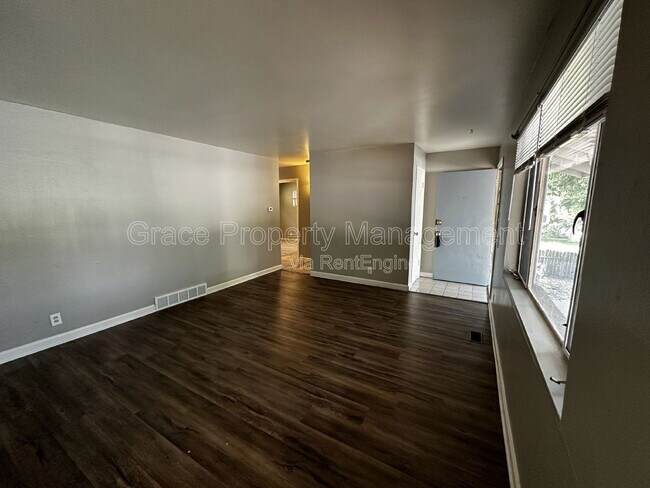 Building Photo - 9295 Ciancio St