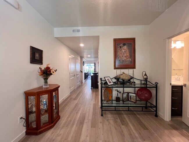 Building Photo - Gorgeous 5 Bedroom in Battle Ground!