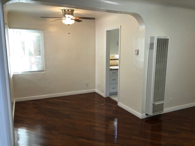 Dining area off of the kitchen - 941 E Broadway
