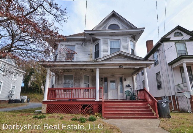 Building Photo - 804 Rivermont Ave