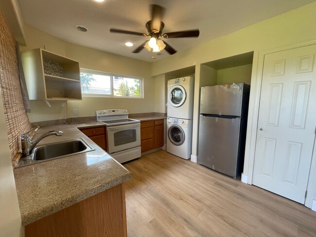 Building Photo - Wahikuli Two Bedroom/Two Bathroom