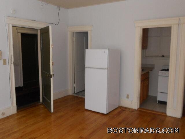 Foto del edificio - 46 Westland Ave