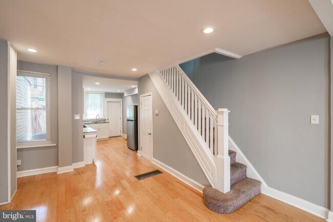 Building Photo - 2138 Fernon St